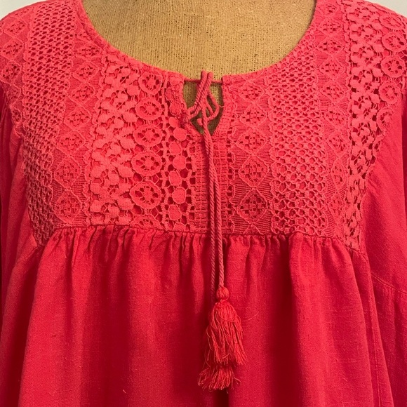 Hannah Women's coral/orange Lace Detail with tie
Top size 1X smock style - Picture 2 of 8